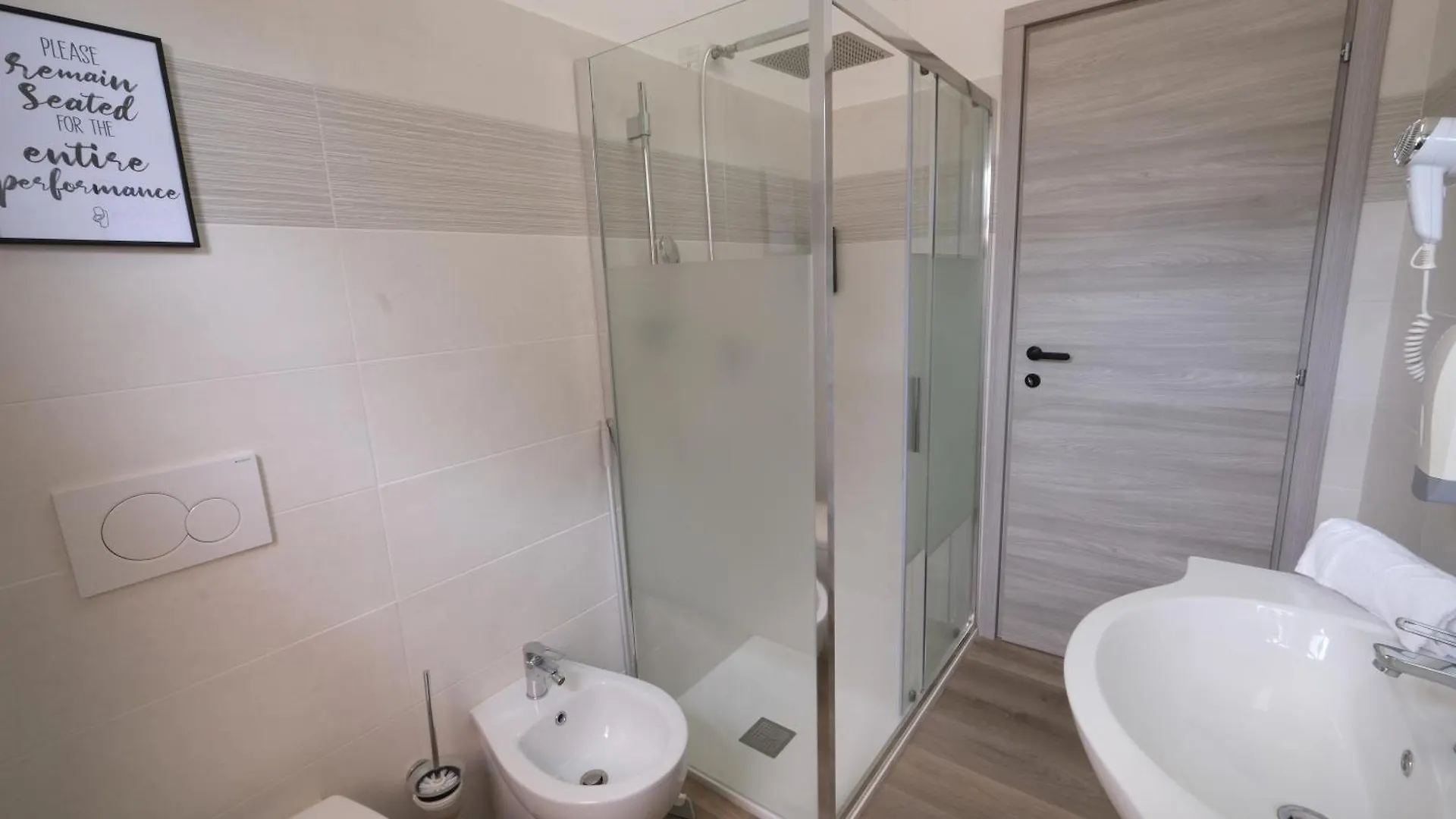 *** Guest house Hostel 3 Milan Italy